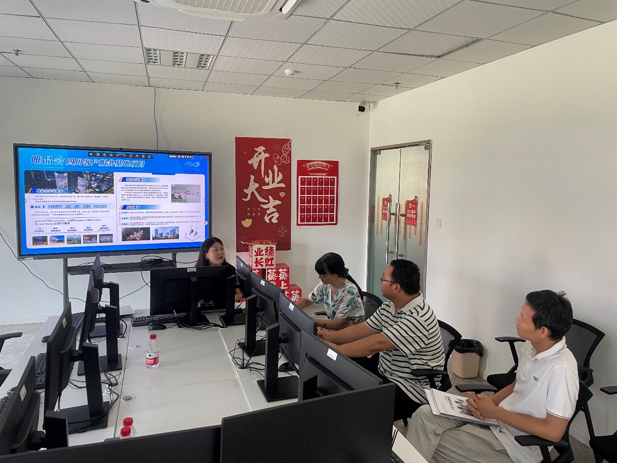 教育学院深入四川信义信息技术公司开展访企拓岗活动